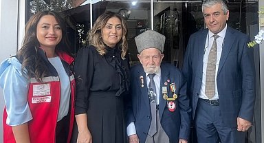 Balıkesir’in En Yaşlı Gazisi Ahmet Şükrü Yormaz’a Anlamlı Ziyaret
