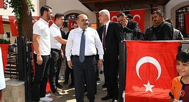 Balıkesir’in Kurtuluşunun 103. Yılı: Vali Ustaoğlu Alaca Mescit’te Düzenlenen Mevlid-i Şerif’e Katıldı