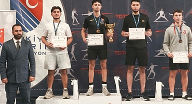 Balıkesirli Eskrimcilerden Çifte Şampiyonluk Başarısı