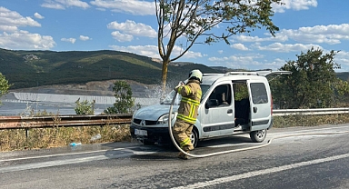 Balya’da Araç Yangını İtfaiye Ekiplerince Büyümeden Söndürüldü