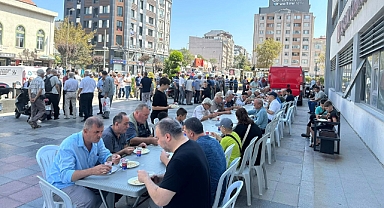Bandırma Belediyesi’nden Pilav ve Ayran İkramı