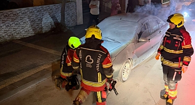 Bandırma’da Araç Yangını: İtfaiye Ekipleri Alevleri Kısa Sürede Söndürdü