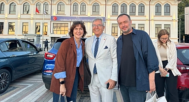 Bandırma’da Netflix Dizisi Çekimleri: Başkan Mirza Seti Ziyaret Etti