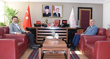 Bigadiç Kaymakamı Aziz Oğuz Alemdaroğlu’ndan İl Millî Eğitim Müdürü Murat Demir’e Ziyaret