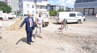Burhaniye’de Pazarbaşı Caddesi Modern Yüzüne Kavuşuyor