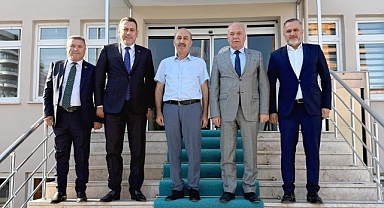 Dursunbey Belediye Başkanı ve Balıkesir Büyükşehir Meclis Üyeleri Tarım ve Orman Müdürlüğünü Ziyaret Etti
