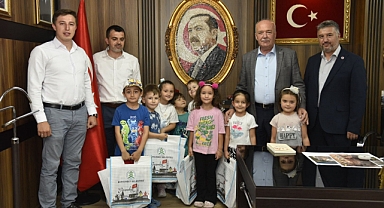 Dursunbey’de Minik Öğrenciler Mevlid-i Nebi Haftası’nda Belediye Ziyaretinde