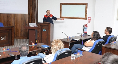 Edremit Belediyesi Arama Kurtarma Ekibine Enkazda Kurtarma Eğitimi