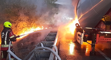 Edremit’te Tehlikeli Anlar: Tanker Yangını Ormana Sıçradı