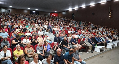Edremit’te Türk Halk Müziği Gecesi Kentlilere Unutulmaz Anlar Yaşattı