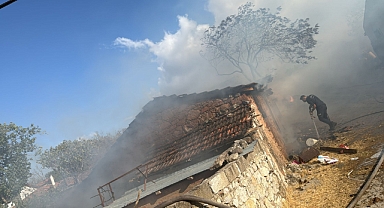 Gömeniç Mahallesi’nde Çıkan Saman Yangını Kontrol Altına Alındı