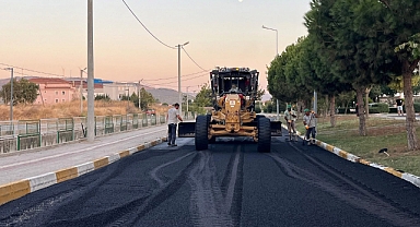 Gönen’de Sıcak Asfalt Çalışmaları Yerinde İncelendi