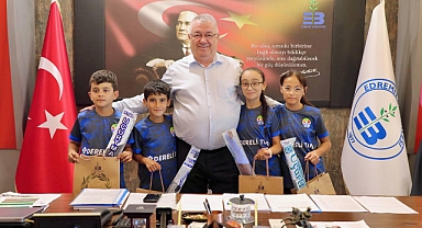 İda Spor Kulübü Minikler Masa Tenisi Şampiyonları Edremit Belediyesi’ni Ziyaret Etti