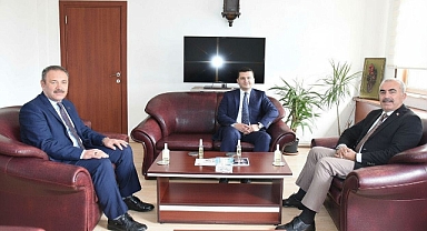 İl Millî Eğitim Müdürü Murat Demir, İvrindi Kaymakamı Faruk Atar’ı Ziyaret Etti: Eğitim Çalışmaları Masaya Yatırıldı