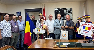 Romanya, Bulgaristan ve KKTC’den Dansçılar Erdek’e Renk Kattı