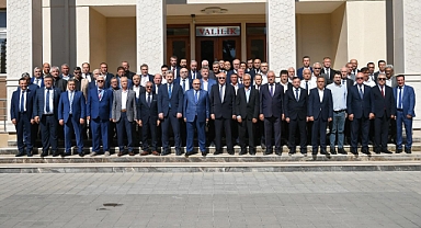 Vali Ustaoğlu Esnaf ve STK Temsilcilerini Ağırladı