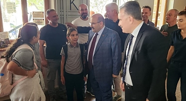 Vali Ustaoğlu ve Anayasa Mahkemesi Üyesi İnce, Edremit Kızılkeçili’de Vatandaşlarla Buluştu