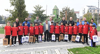 Altıeylül Belediyesi’nden Genç Sporcularla Demokrasi ve Spor Buluşması