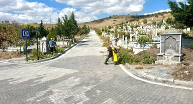 Altıeylül’de Mezarlıklarda Sonbahar Bakımı Başladı
