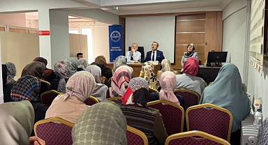 Balıkesir İl Müftüsü Hasan Hayri Yaşar, Edremit’te Kur’an Kursu Öğreticileriyle Buluştu