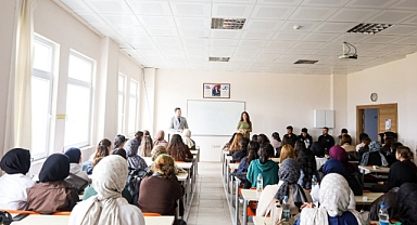 Balıkesir İl Sağlık Müdürü Dr. Miraç Çavdar, İvrindi Sağlık Hizmetleri MYO Öğrencileriyle Buluştu