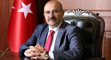 Balıkesir Valisi İsmail Ustaoğlu’ndan Kızılay Haftası Mesajı: “Türk Kızılayı Paylaşma ve Dayanışma Geleneğimizin En Güçlü Temsilcisidir”