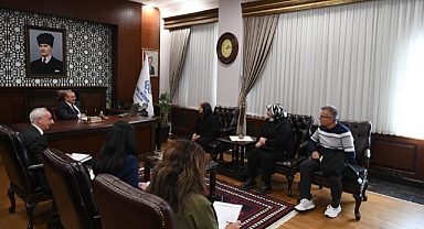 Balıkesir Valisi İsmail Ustaoğlu, Vatandaşlarla Buluşarak Talepleri Dinledi