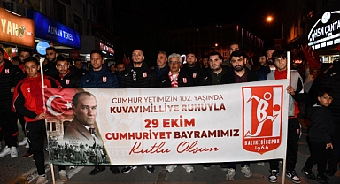 Balıkesirspor Cumhuriyetin 102. Yılında Sahaya Değil, Meydanlara Çıktı