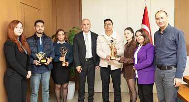 Bandırma Onyedi Eylül Üniversitesi Öğrencileri TRT’den Ödülle Döndü