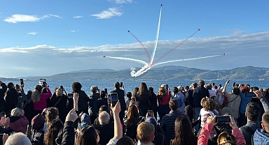 Bandırma Semalarında Gurur Dolu Anlar: Türk Yıldızları Nefes Kesti