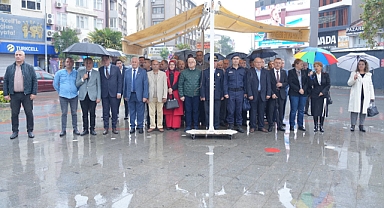 Burhaniye’de 19 Ekim Muhtarlar Günü Cumhuriyet Meydanı’nda Törenle Kutlandı