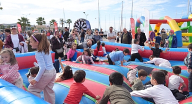 Burhaniye’de Gençlik Rüzgârı Esti