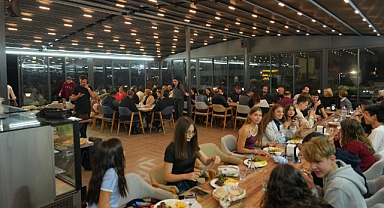 Burhaniye-Hürth Kardeş Şehir Projesi Kapsamında Öğrenciler Akşam Yemeğinde Buluştu