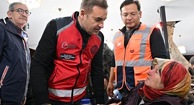 Büyükşehir Belediyesi 107 Araç, 242 Personelle Deprem Bölgesinde  
