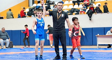 Dursunbey’de Uluslararası Güreş Turnuvası Cumhuriyetin 102. Yılına Damga Vurdu