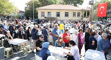 Edremit’te Kızılkeçili Mahalle Hayrı Coşkusu