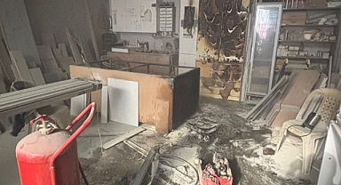 Edremit’te Mobilya İmalathanesinde Yangın