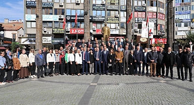 Edremit’te Muhtarlar Günü Coşkuyla Kutlandı