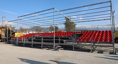 Edremit’te Yeni Protokol Tribünü Tamamlandı