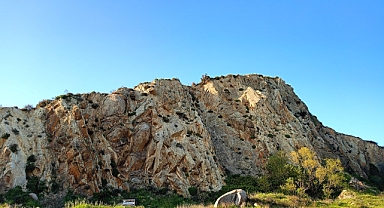 Erdek’in Doğal Güzelliği: Soğan Kayaları İlgi Odağı Oldu