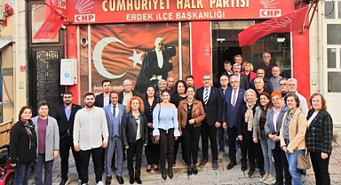 Erden Köybaşı, Erdek İlçe Başkanı Hale Tuna’ya Yeni Dönem İçin Başarı Diledi