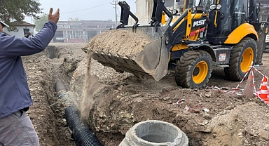İvrindi’de Park, Yol ve Mezarlık Çalışmaları Eş Zamanlı Yürütülüyor