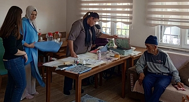 Kuşaklar Arası Köprü: Dursunbey’de Öğrenciler Sevgi Evi’nde Gönülleri Isıttı