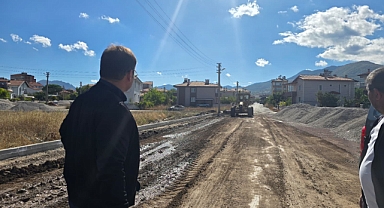 Sındırgı Belediye Başkanı Serkan Sak, Sahada Devam Eden Çalışmaları İnceledi