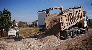 Sındırgı Belediyesi Fen İşleri Ekipleri İlçede Yoğun Çalışma Yürütüyor