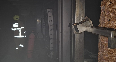 Susurluk’ta Fabrika Yangını: Havalandırma Arızası Büyük Tehlikeyi Önledi