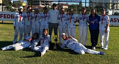 U15 Softbol Turnuvasında Balıkesir’den Büyük Başarı