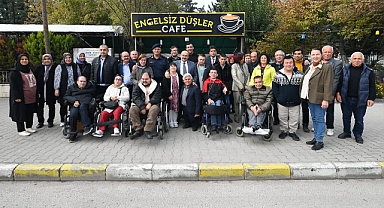 Vali İsmail Ustaoğlu, Engelsiz Düşler Cafe’de Engelli Bireylerle Buluştu