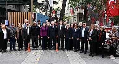 Ahmet Akın, CHP Altıeylül İlçe Teşkilatıyla Bir Araya Geldi