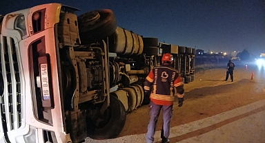 Balıkesir Çevre Yolunda Tek Taraflı Trafik Kazası: Sürücü Kendi İmkânlarıyla Araçtan Çıktı